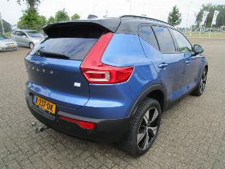 Volvo XC40 Recharge P8 AWD R-DESIGN picture 3