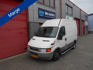damaged passenger cars Iveco Daily 35 C 13V 300 h 2 - l1 dubbel lucht marge bus export only 2001/2