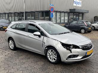 Opel Astra SPORTS TOURER 1.4 Business Executive picture 3