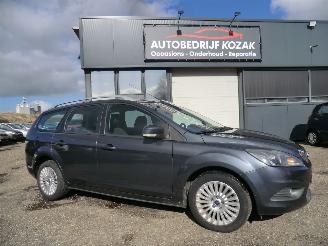 Coche accidentado Ford Focus 1.6 TDCi Limited Edition AIRCO CRUISE NIEUWE APK 2010/4