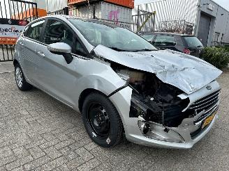 Voiture accidenté Ford Fiesta 1.5 TDCi Titanium Lease Edition 2017/4