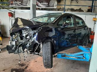 dañado vehículos comerciales Peugeot 208  2015/8