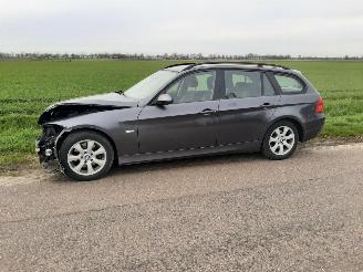 Schadeauto BMW 3-serie 320 6-bak 2008/3