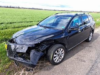 Damaged car Volkswagen Passat 1.4 TSI BMT 2011/8