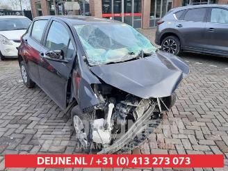 Voiture accidenté Toyota Yaris Yaris III (P13), Hatchback, 2010 / 2020 1.0 12V VVT-i 2015/2