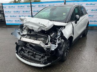 Voiture accidenté Opel Crossland 1.2 Turbo Elegance 2022/3