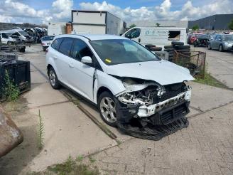 damaged commercial vehicles Ford Focus  2013/10