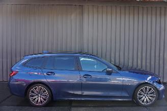 Salvage car BMW 3-serie 320e 120kW Business Edition Plus 2021/11