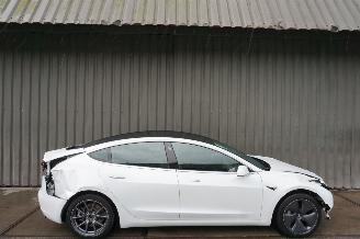 Coche accidentado Tesla Model 3 60kWh 175kW Leder Standard RWD Plus 2019/12