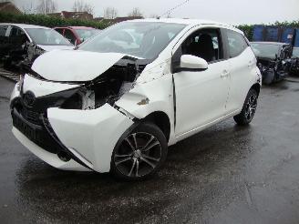 danneggiata veicoli commerciali Toyota Aygo  2016/1