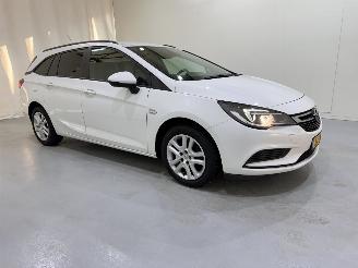 voitures fourgonnettes/vécules utilitaires Opel Astra Sports Tourer 1.0 Online Edition 2019/1