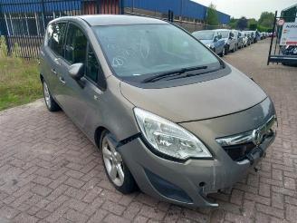 uszkodzony samochody osobowe Opel Meriva  2010/5