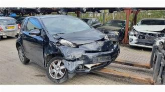 uszkodzony samochody osobowe Toyota iQ iQ, Hatchback 3-drs, 2009 / 2015 1.0 12V VVT-i 2010/5