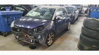 Coche siniestrado Opel Adam Adam, Hatchback 3-drs, 2012 / 2019 1.4 16V 2013/2