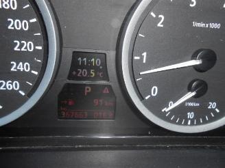 BMW 5-serie 520 I LEER AIRCO NETTE AUTO !!! picture 9