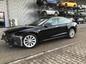 damaged passenger cars Tesla Model S  2015/1