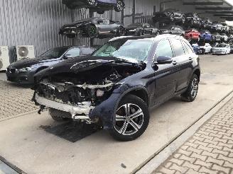 damaged passenger cars Mercedes GLC  2017/1