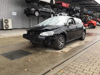 Voiture accidenté Volkswagen Golf VII 1.4 TSI 2017/1