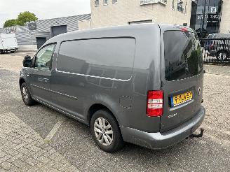 damaged commercial vehicles Volkswagen Caddy maxi 1.6 TDI MAXI 2011/2