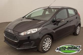 Voiture accidenté Ford Fiesta 1.0 74kw Airco 2015/9