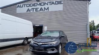 uszkodzony samochody osobowe Toyota Auris Auris (E18), Hatchback 5-drs, 2012 / 2019 1.8 16V Hybrid 2017/1