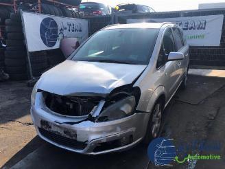 Damaged car Opel Zafira Zafira (M75), MPV, 2005 / 2015 1.9 CDTI 2008/1