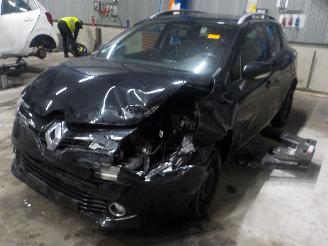 Coche accidentado Renault Clio Clio IV Estate/Grandtour (7R) Combi 5-drs 1.5 Energy dCi 75 FAP (K9K-6=
12) [55kW]  (01-2013/08-2021) 2015/8