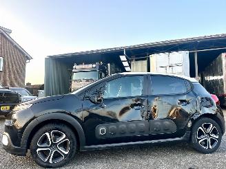 Voiture accidenté Citroën C3 1.2 PureTech 82pk Feel Edition - nap - navi - line assist - vaste prijs - clima + cruise contr - pdc - privacy glass 2018/2