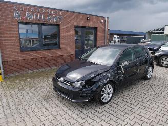 Damaged car Volkswagen Golf VII HIGHLINE 2015/7