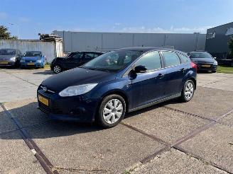 Schadeauto Ford Focus 1.0 Eco Boost Trend 2012/4