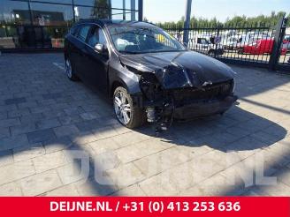 Damaged car Volvo V-60 V60 I (FW/GW), Combi, 2010 / 2018 2.0 D3 20V 2013/1