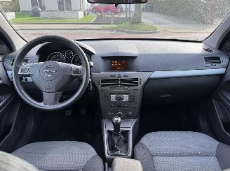 Opel Astra 1.6 Edition picture 5