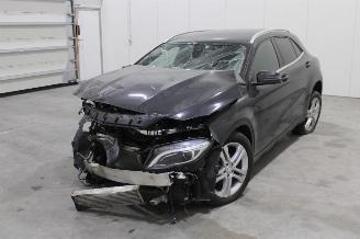Damaged car Mercedes GLA 220 2016/6