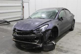 Damaged car Tesla Model 3  2022/9