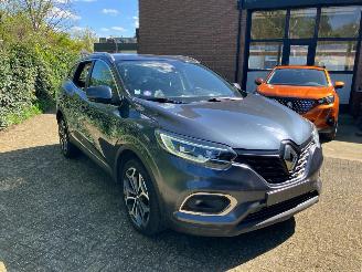 krockskadad bil auto Renault Kadjar 140 pk automaat 59dkm spuitwerk  intens bose NL papers 2019/1