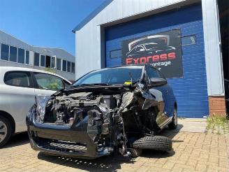 damaged passenger cars Peugeot 108 108, Hatchback, 2014 1.0 12V 2016
