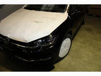Damaged car Volkswagen Golf  2019/11