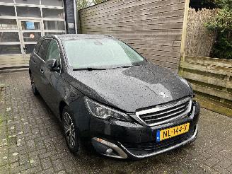 damaged commercial vehicles Peugeot 308 1.2 96kw. Automaat 2017/3