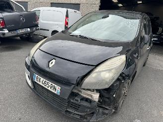 Auto incidentate Renault Scenic  2011/11