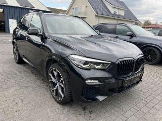 Salvage car BMW X5 xDrive 30d 195KW M Sport Hud Sport-Ausp 2019/3
